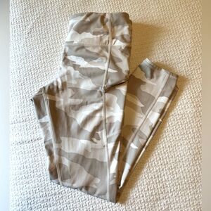 Athleta 7/8 White/Cream Camo Legging
